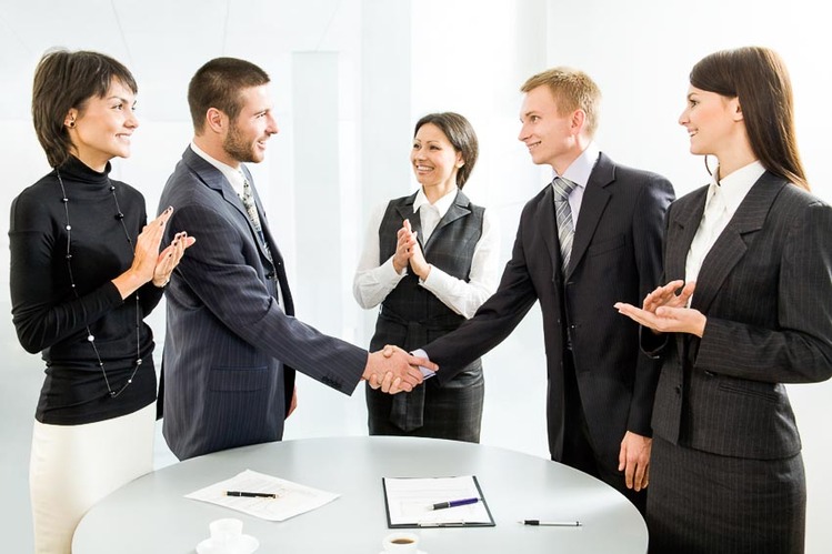 Giao tiếp tiếng Anh giao tiếp cho người đi làm trong đời sống hàng ngày